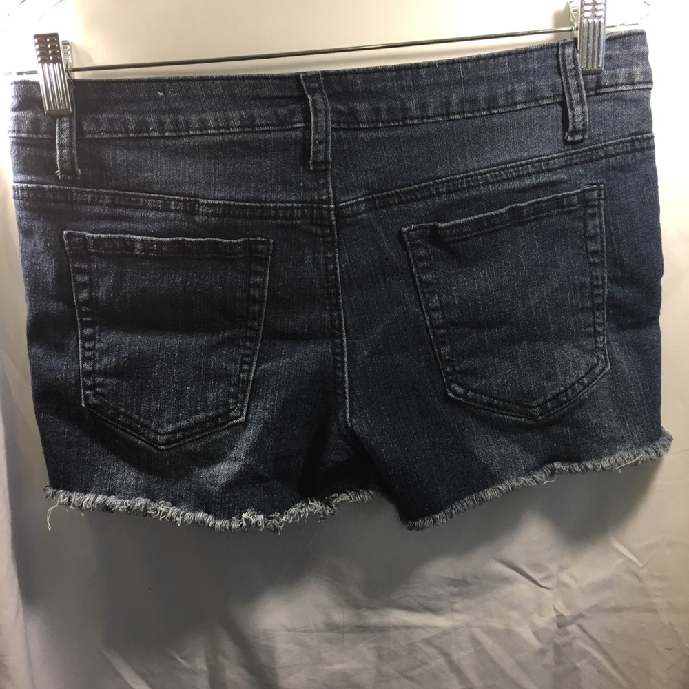Aviva denim jean cutoffs. Size 9 - Picture 4 of 6